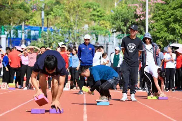 亳州摸石过河